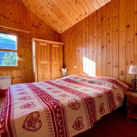With Spacious Garden In Briancon Chalet